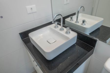 Casa de condomínio à venda com 146m², 2 quartos e 2 vagasBanheiro da Suíte 1