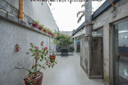 Casa à venda com 460m², 3 quartos e 4 vagasQuintal