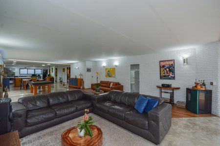 Casa à venda com 460m², 3 quartos e 4 vagasSala/Cozinha