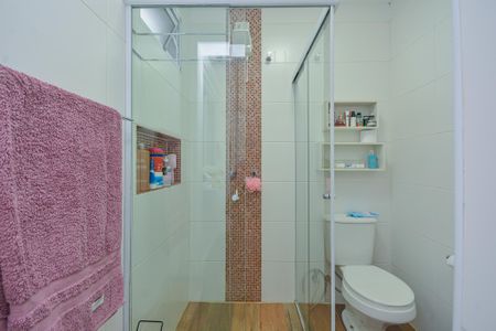 Casa à venda com 460m², 3 quartos e 4 vagasBanheiro da Suíte 2