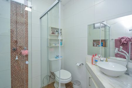 Casa à venda com 460m², 3 quartos e 4 vagasBanheiro da Suíte 2