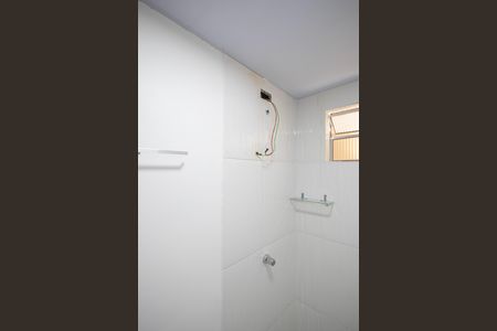 Banheiro de kitnet/studio para alugar com 1 quarto, 25m² em Vila Dona Augusta, São Paulo