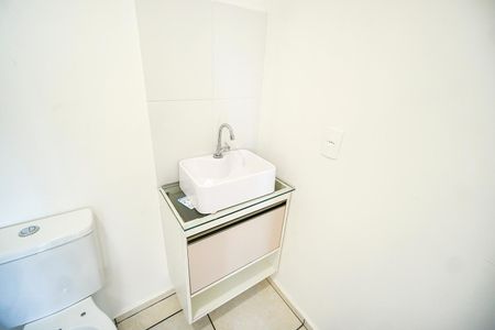 Apartamento à venda com 45m², 2 quartos e sem vaga Apartamento à venda com 45m², 2 quartos e sem vagaBanheiro