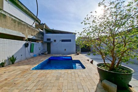 Casa para alugar com 200m², 3 quartos e 4 vagasPiscina