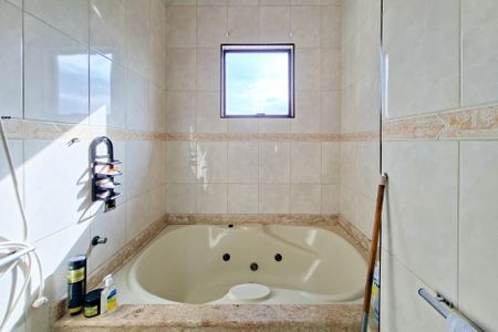 Casa para alugar com 200m², 3 quartos e 4 vagasBanheiro da Suíte