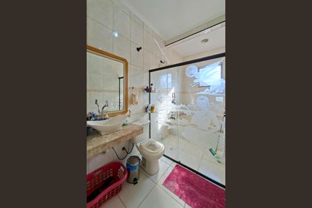 Casa para alugar com 200m², 3 quartos e 4 vagasBanheiro da Suíte