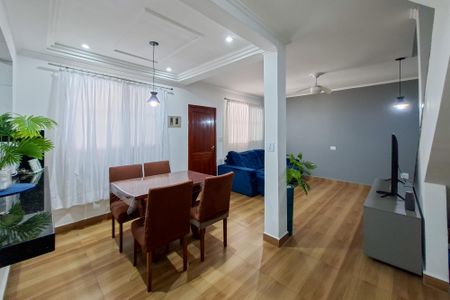 Casa para alugar com 200m², 3 quartos e 4 vagasSala