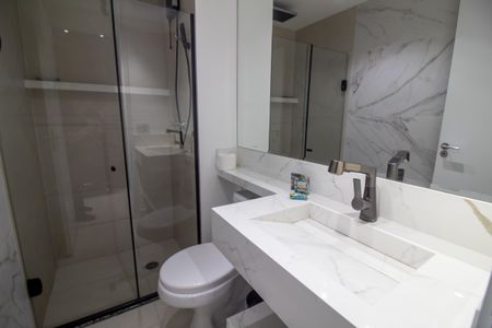 Studio para alugar com 27m², 1 quarto e 1 vaga Studio para alugar com 27m², 1 quarto e 1 vagaBanheiro