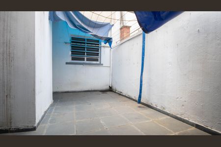 Casa de condomínio à venda com 60m², 2 quartos e 1 vagaQuintal