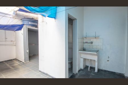 Casa de condomínio à venda com 60m², 2 quartos e 1 vagaÁrea de Serviço