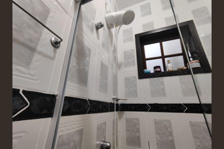 Casa à venda com 180m², 2 quartos e 2 vagasBanheiro Social