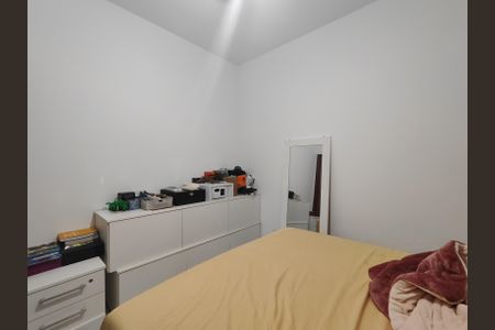 Casa à venda com 180m², 2 quartos e 2 vagasSuíte