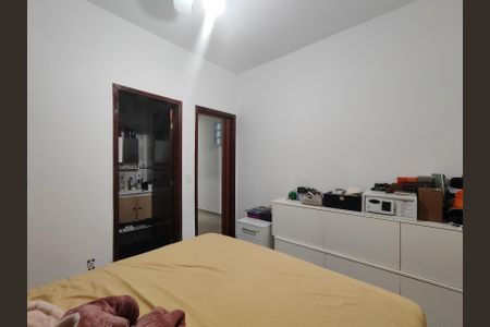 Casa à venda com 180m², 2 quartos e 2 vagasSuíte