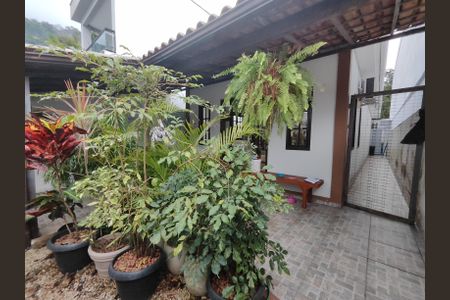 Casa à venda com 180m², 2 quartos e 2 vagasÁrea Externa