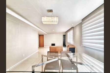 Apartamento à venda com 160m², 3 quartos e 4 vagasSala