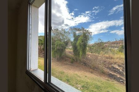 Vista Sala de apartamento para alugar com 2 quartos, 43m² em Jardim Vitoria, Belo Horizonte