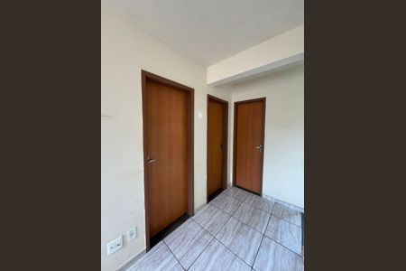 Corredor de apartamento para alugar com 2 quartos, 43m² em Jardim Vitoria, Belo Horizonte