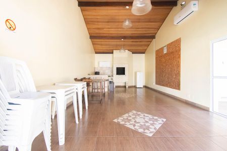 Casa de condomínio à venda com 80m², 2 quartos e 1 vagaÁrea comum