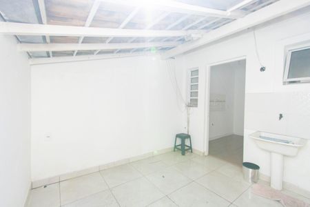 Casa de condomínio à venda com 80m², 2 quartos e 1 vagaÁrea de Serviço