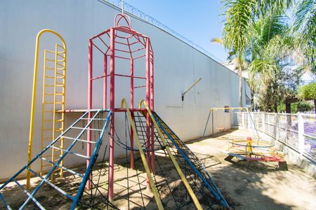 Casa de condomínio à venda com 80m², 2 quartos e 1 vagaÁrea comum