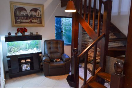 Casa de condomínio à venda com 310m², 4 quartos e 2 vagas Casa de condomínio à venda com 310m², 4 quartos e 2 vagasSaleta