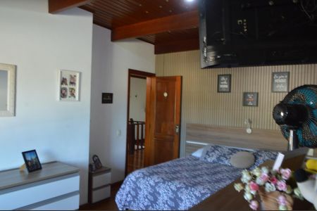 Casa de condomínio à venda com 310m², 4 quartos e 2 vagasSuíte 1