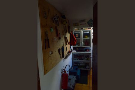 Casa de condomínio à venda com 310m², 4 quartos e 2 vagas Casa de condomínio à venda com 310m², 4 quartos e 2 vagasQuarto de Ferramentas e Casa de Bombas