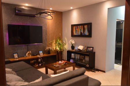 Sala de TV de casa de condomínio à venda com 4 quartos, 310m² em Freguesia (jacarepaguá), Rio de Janeiro