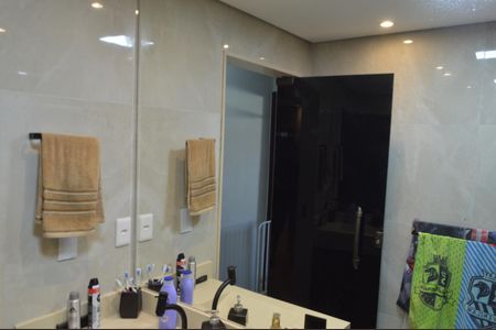 Casa de condomínio à venda com 310m², 4 quartos e 2 vagasBanheiro 2