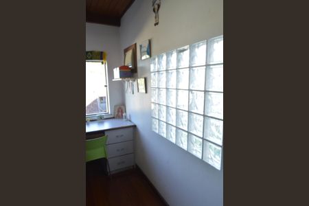 Casa de condomínio à venda com 310m², 4 quartos e 2 vagas Casa de condomínio à venda com 310m², 4 quartos e 2 vagasEscritório