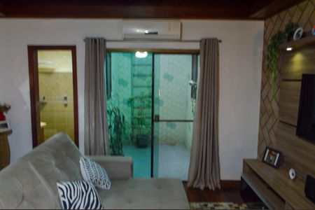 Casa de condomínio à venda com 310m², 4 quartos e 2 vagas Casa de condomínio à venda com 310m², 4 quartos e 2 vagasJardim de Inverno