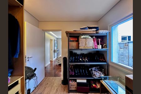 Casa à venda com 490m², 5 quartos e 3 vagasCloset 1 Suíte 5