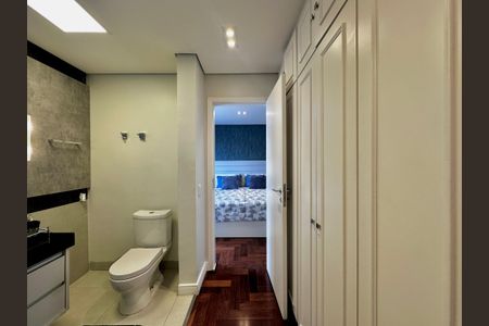 Casa à venda com 490m², 5 quartos e 3 vagasCloset 2 Suíte 5