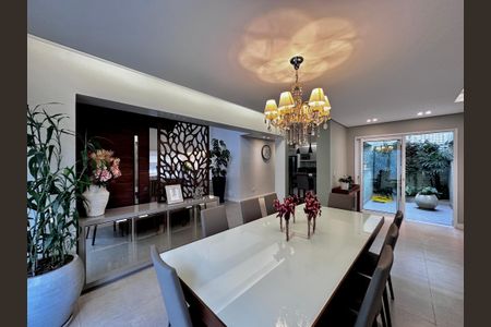 Casa à venda com 490m², 5 quartos e 3 vagasSala