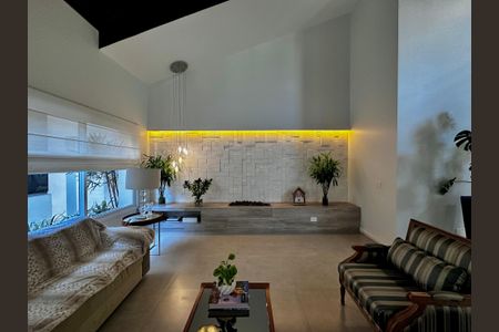 Casa à venda com 490m², 5 quartos e 3 vagasSala