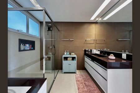 Casa à venda com 490m², 5 quartos e 3 vagasBanheiro Suíte 2