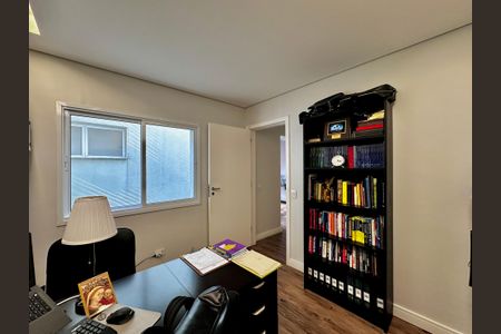 Casa à venda com 490m², 5 quartos e 3 vagasEscritório