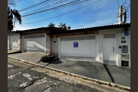 Casa à venda com 490m², 5 quartos e 3 vagasFachada