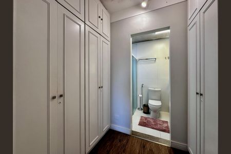 Casa à venda com 490m², 5 quartos e 3 vagasCloset Suíte 1