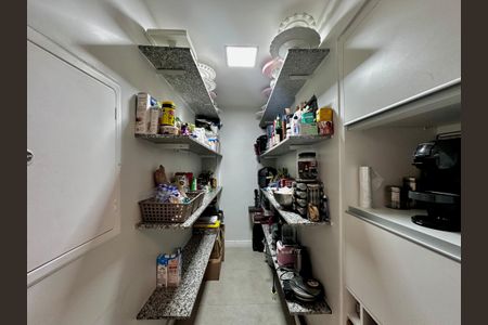 Casa à venda com 490m², 5 quartos e 3 vagasDespensa