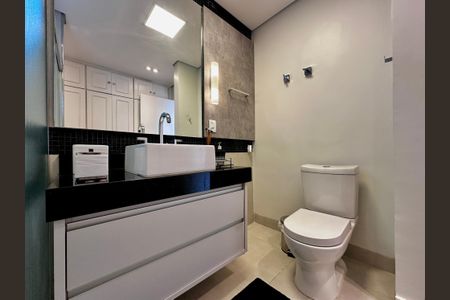 Casa à venda com 490m², 5 quartos e 3 vagasBanheiro Suíte 5