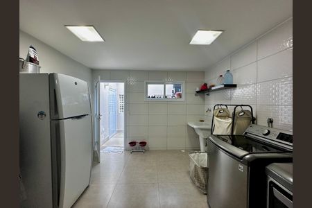 Casa à venda com 490m², 5 quartos e 3 vagasÁrea de Serviço