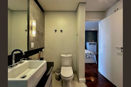 Casa à venda com 490m², 5 quartos e 3 vagasBanheiro Suíte 5