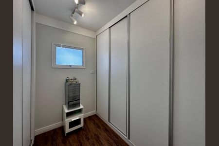 Casa à venda com 490m², 5 quartos e 3 vagasCloset Suíte 2