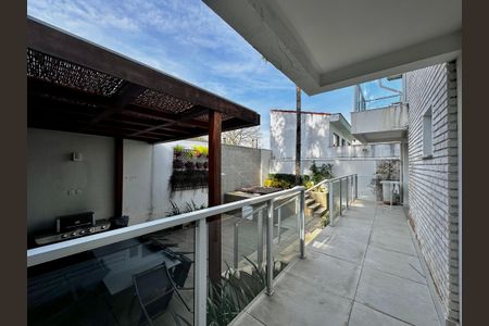 Casa à venda com 490m², 5 quartos e 3 vagasSacada Suítes 4 e 5