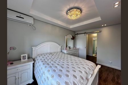 Casa à venda com 490m², 5 quartos e 3 vagasSuíte 1