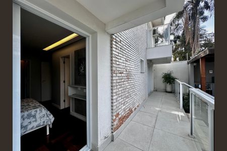 Casa à venda com 490m², 5 quartos e 3 vagasSacada Suítes 4 e 5