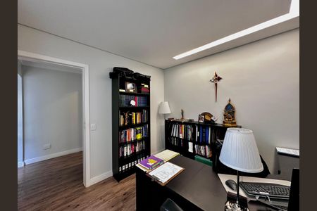 Casa à venda com 490m², 5 quartos e 3 vagasEscritório