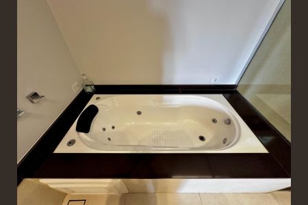 Casa à venda com 490m², 5 quartos e 3 vagasBanheiro Suíte 2