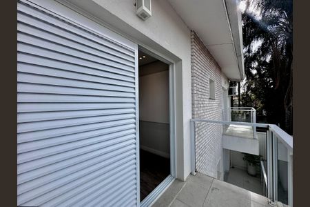 Casa à venda com 490m², 5 quartos e 3 vagasSacada Suíte 1